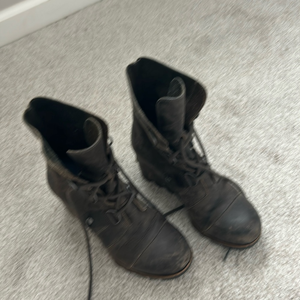Sorel wedge boots
